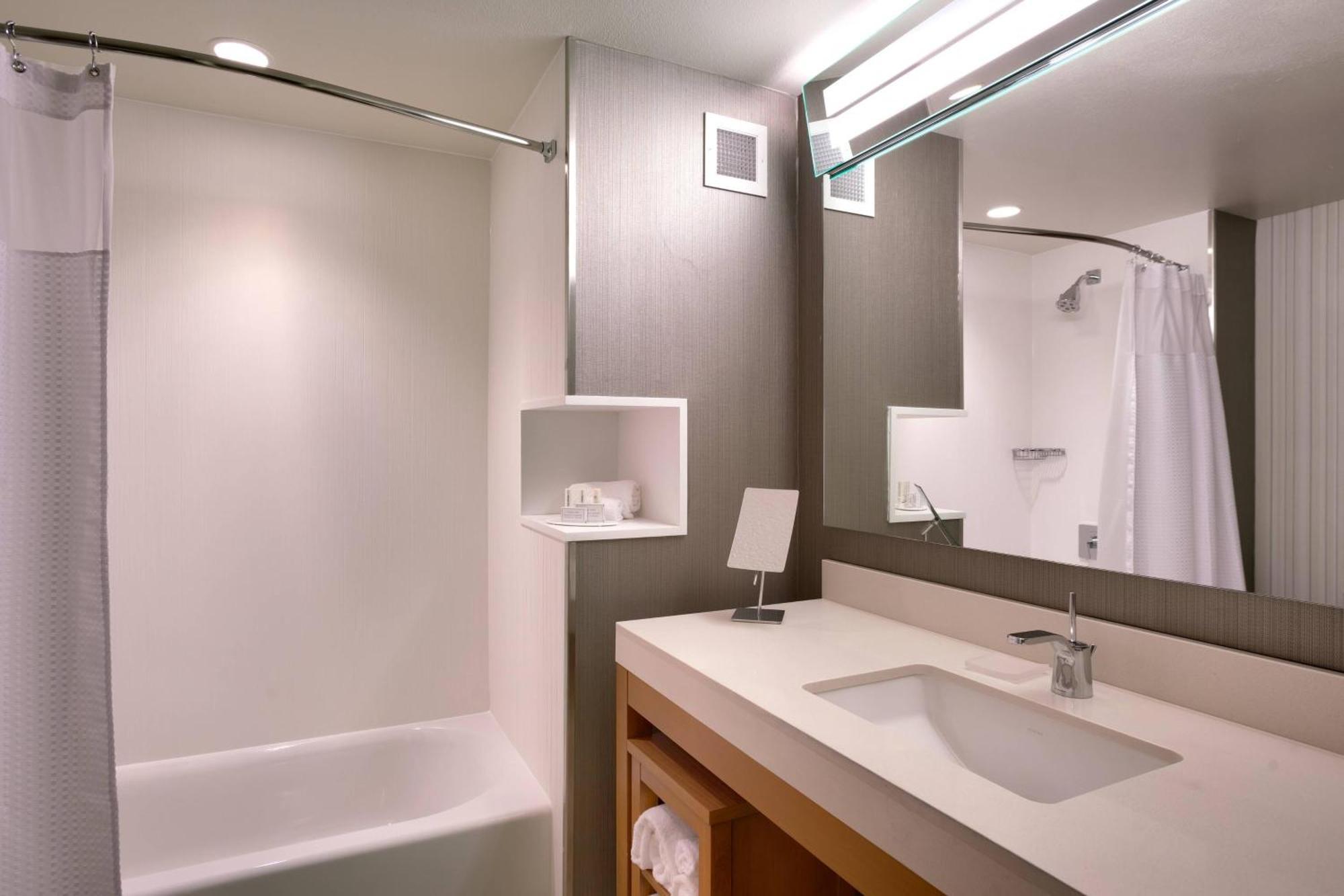 Courtyard By Marriott Salt Lake City Downtown Экстерьер фото