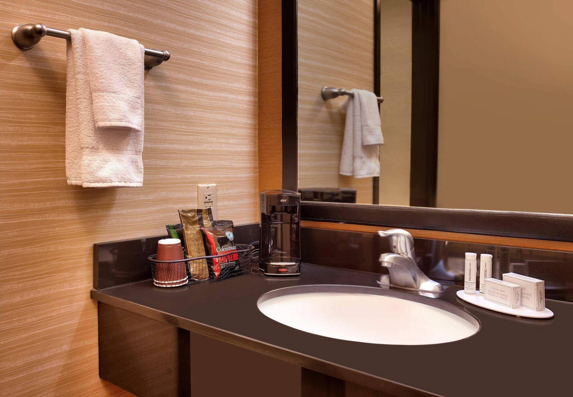 Courtyard By Marriott Salt Lake City Downtown Экстерьер фото